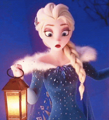 先get一下女王同款妆容吧!除了超级仙的小裙子,烟熏妆也是艾莎的标志.