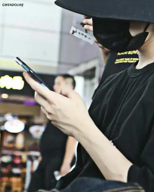 马嘉祺的手部青筋多图预警