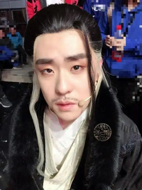 张云雷《欢乐喜剧人》杨过造型明明很丑,却被粉丝控评成"好看"