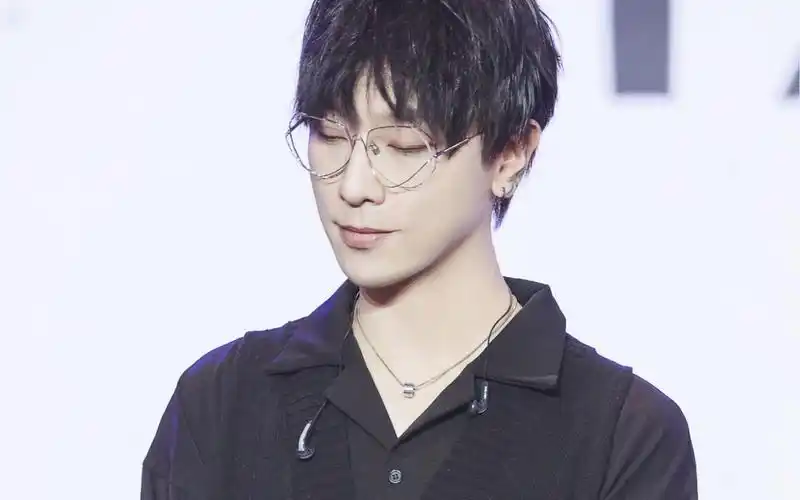 景向谁依《摘星记》,太a了!帅哭!尖叫声准备好了吗?