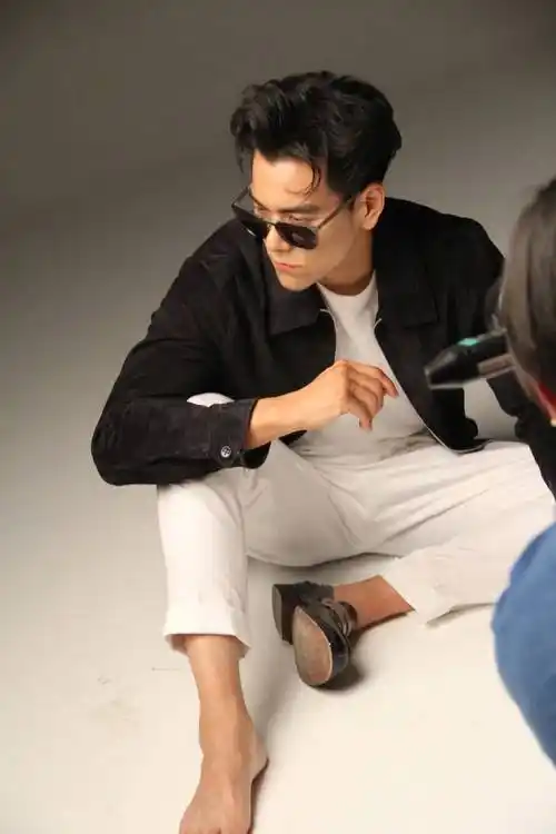 永远少年感的自律男神——彭于晏_身材_健身_拳击手