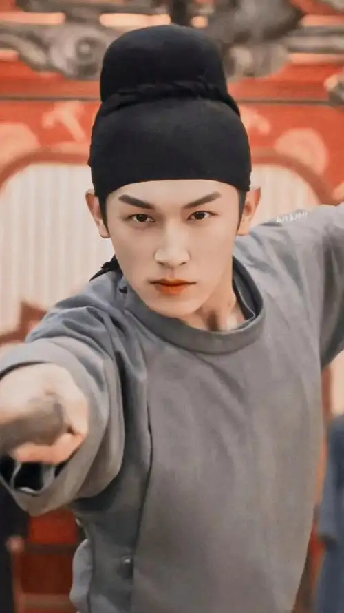 看剧就痴迷卢凌风 最近写同人文.