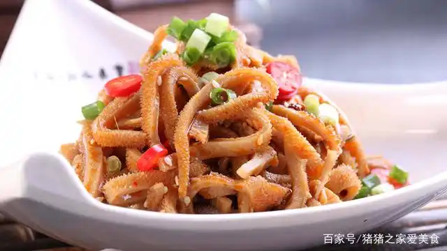 新疆爆炒羊肚的家常做法,葱香浓郁脆爽可口,营养美味又下饭