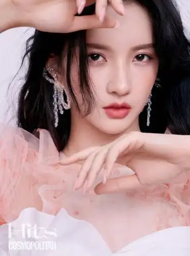 周冬雨能接受的宅家天数上限是?_cosmohits