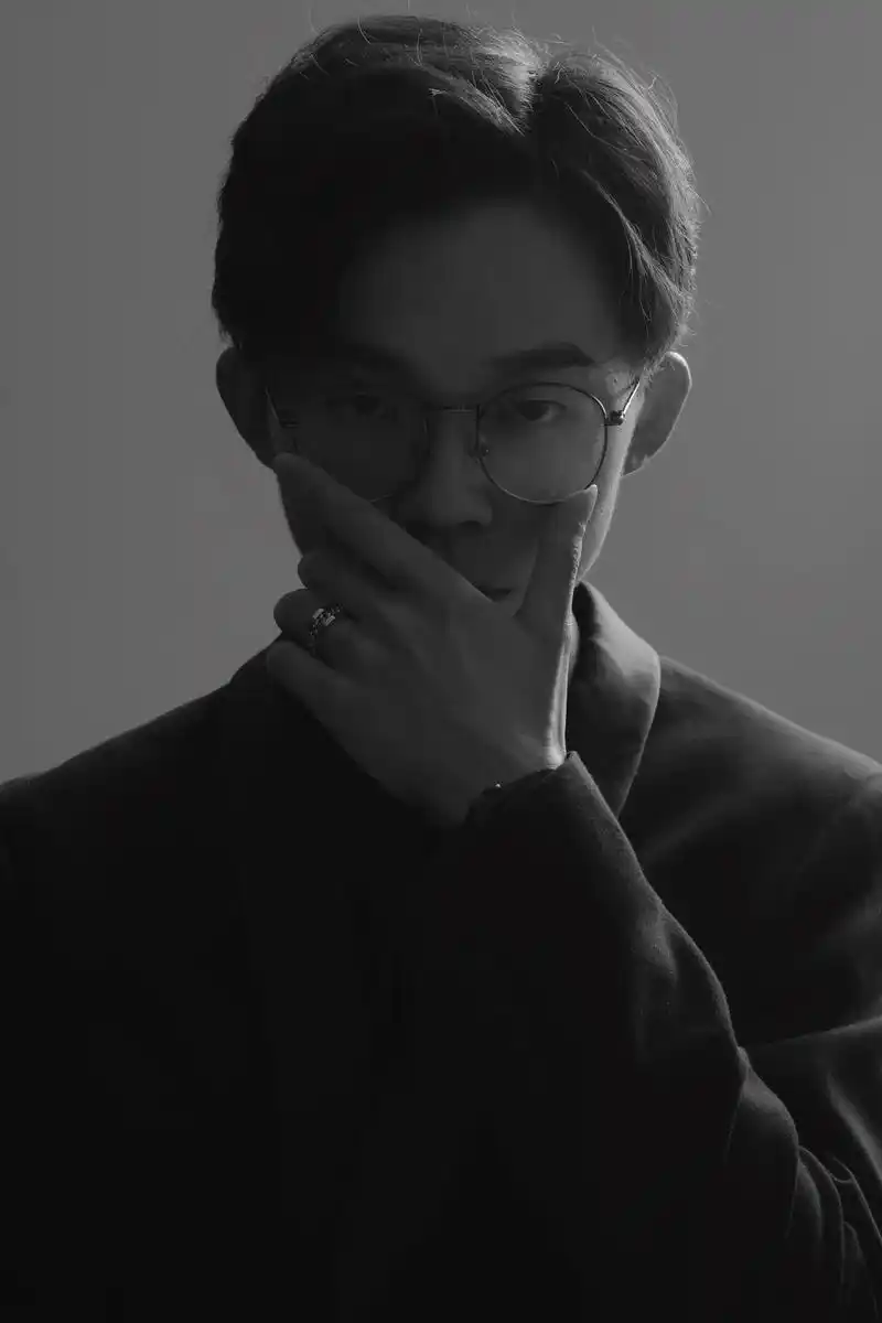 室内设计师形象照070707 #黑白系  #形象照  - 抖音