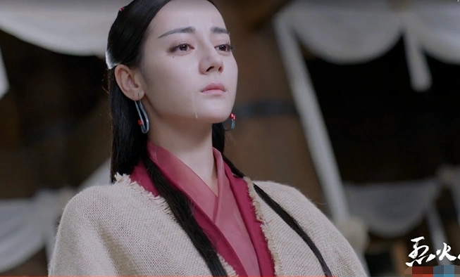 《烈火如歌》战枫杀死了亲生父亲,烈明镜死不瞑目,如歌哭了