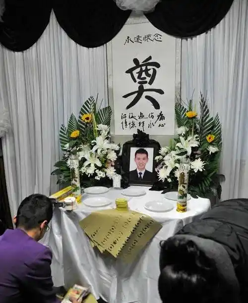 泪目!这些不顾常识的"傻瓜",都曾有一个共同的身份