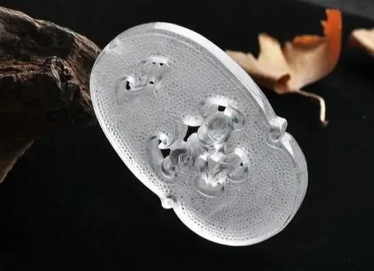 石英质玉是哪个档次-和田玉知识-第1张图片-趣盘玩