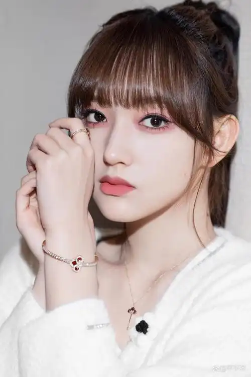 6月16日,我们来聊一下韩流女团宇宙少女曾经的人气成员程潇,作为在