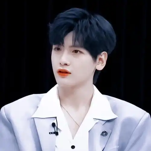 翟潇闻翟潇闻头像r1ser1se头像许洛忱赞评论更多