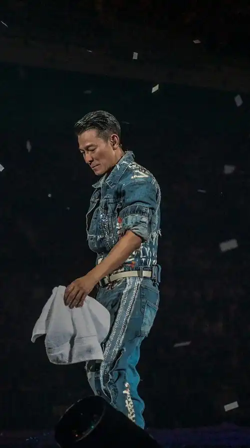 刘德华2020年红馆演唱会7场补场外宣布加开5场