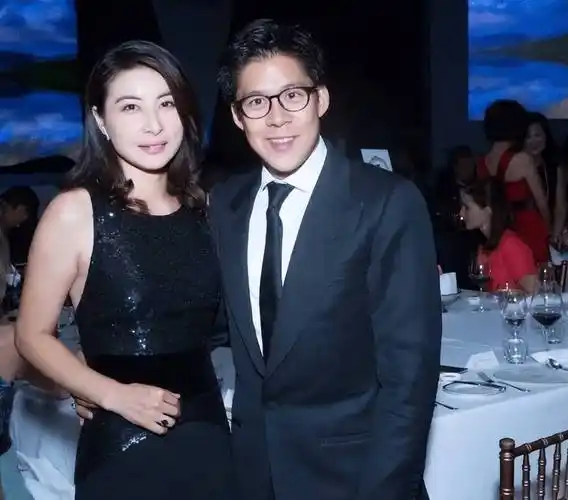 42岁郭晶晶魅力十足!跳水女王夺27个冠军嫁百亿富豪_霍启刚_香港_选手