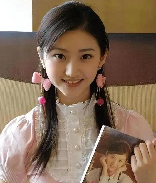 景甜16岁与大19岁富豪恋爱,成名后爱上了张继科,结果惨了!