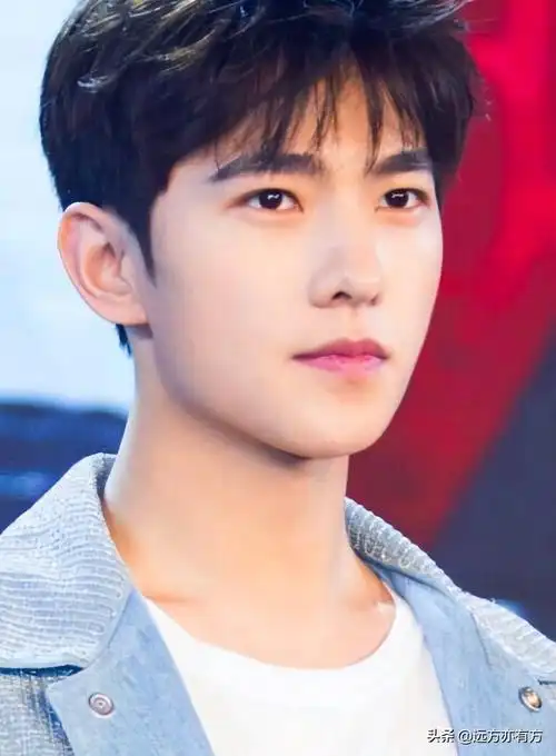 杨洋如今在娱乐圈混得是风生水起,演过很多电视剧,但是我认为他最惊艳