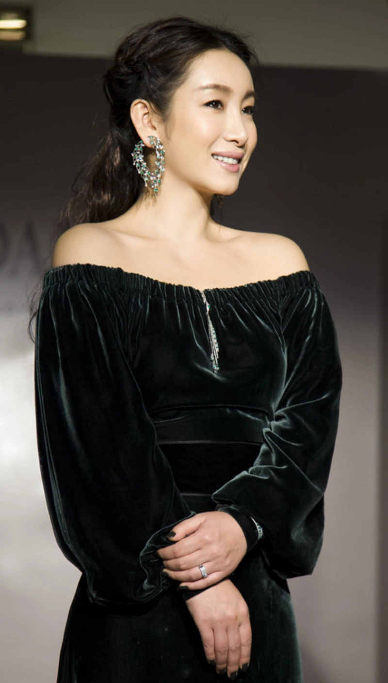 秦海璐唯美气质写真,这颜值太美了,你喜欢她吗