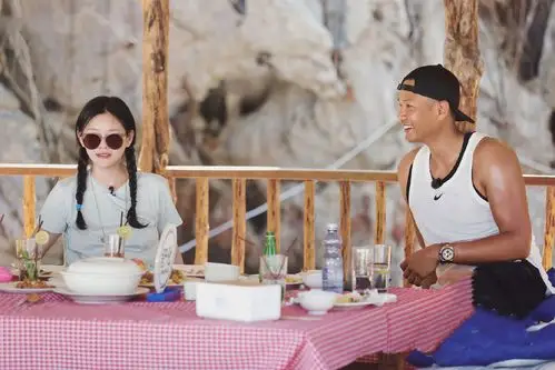 近日,大s参加的综艺节目《我们是真正的朋友》迎来了最后一期,不知不