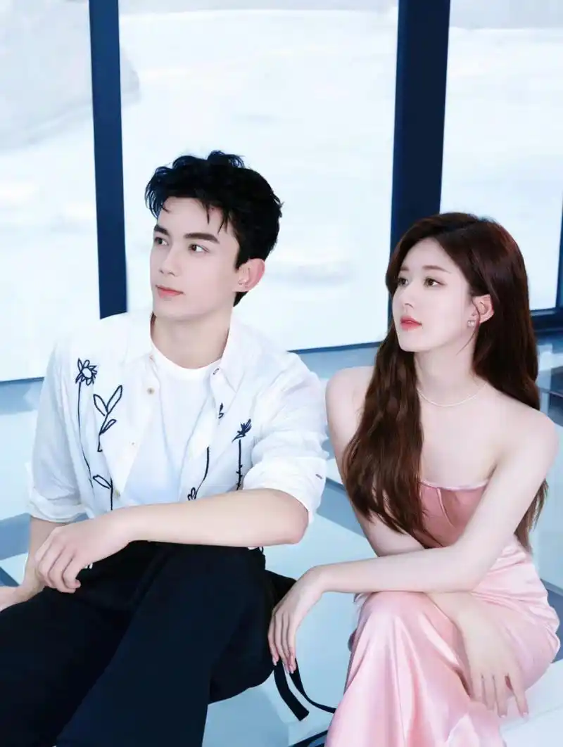 吴磊# #吴磊赵今麦# #吴磊迪丽热巴# #吴磊周雨彤# #养眼美女# #cp