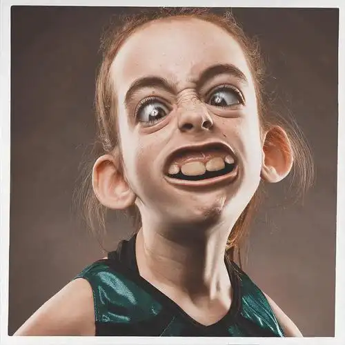 谁能有我丑?美国摄影师穿做的数字漫画