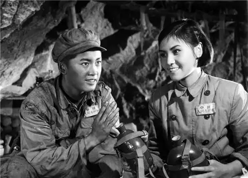 "四史"教育电影课丨"上甘岭"战场的催泪弹,打入观众心里半个多世纪