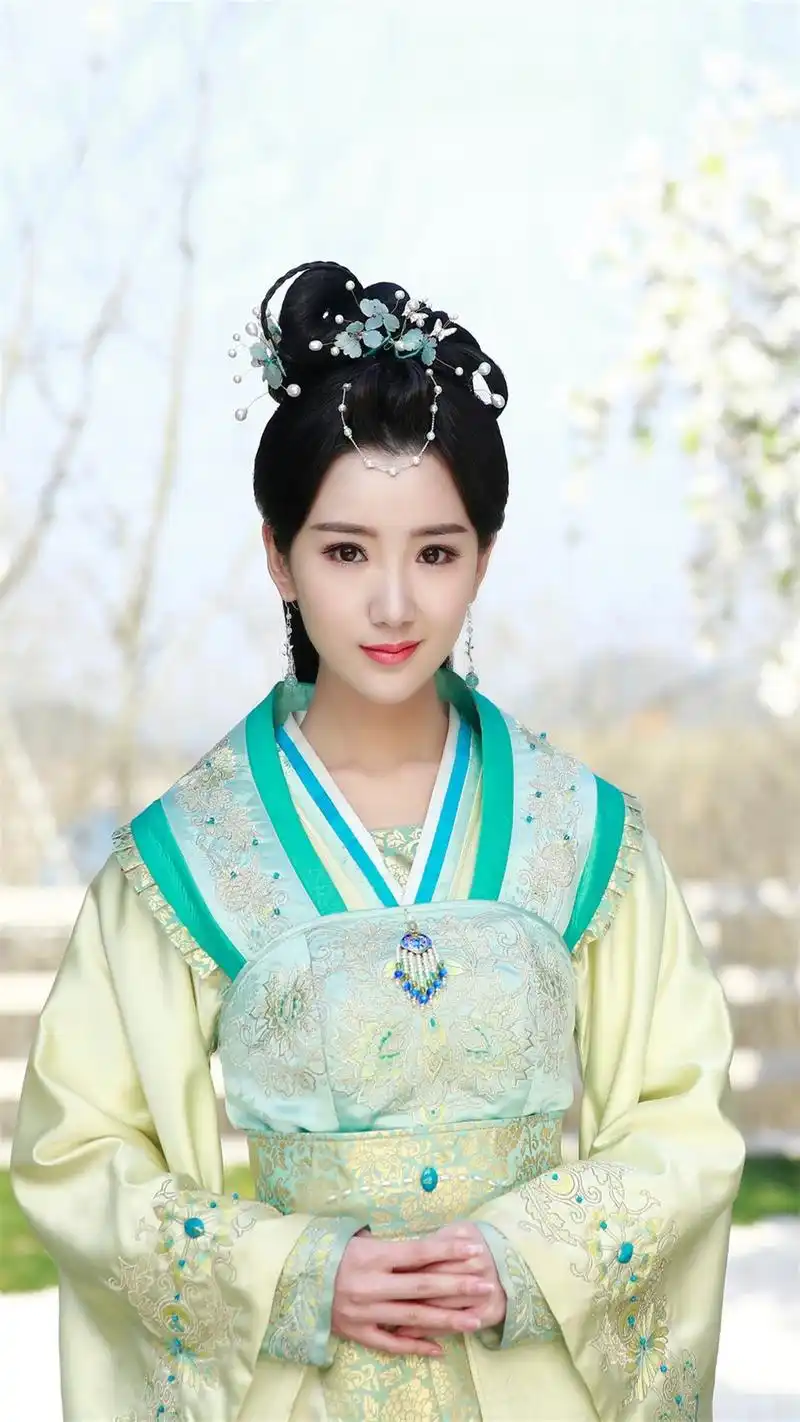 《锦绣未央》毛晓彤古装精美剧照高清手机壁纸下载