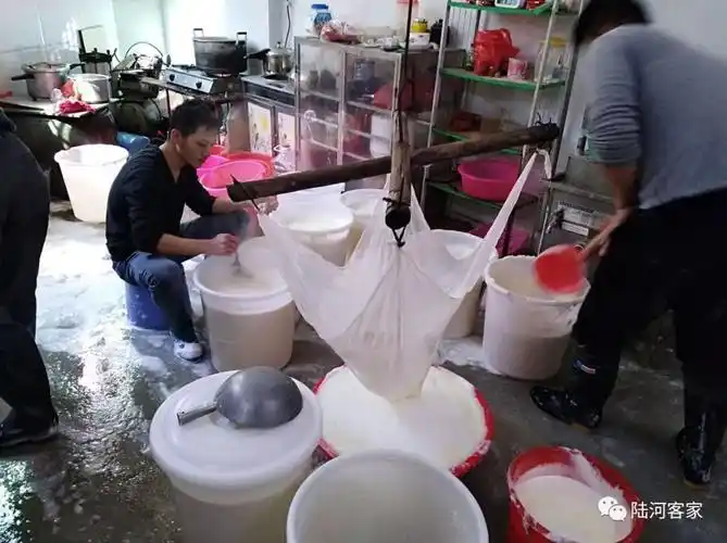 陆河美食之传统制作豆腐的过程