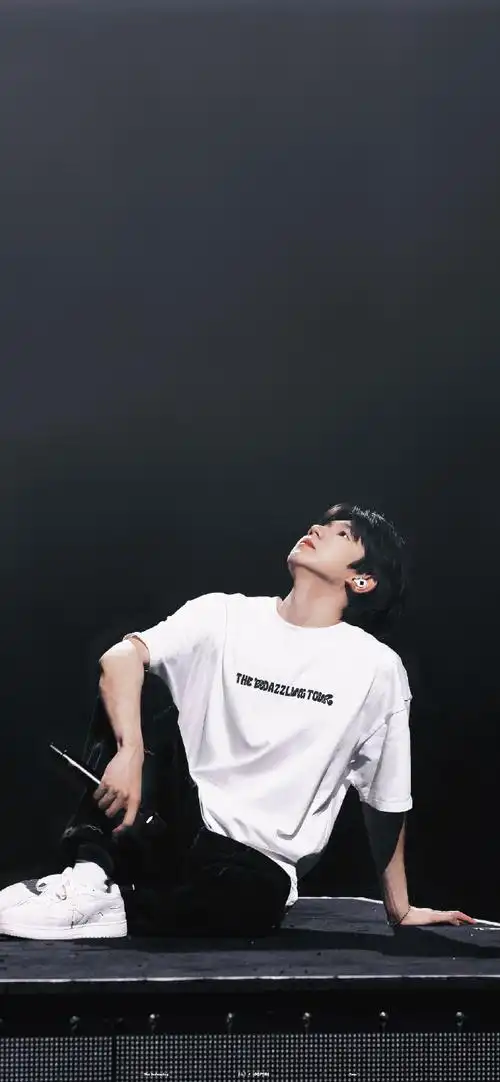 壁纸9215#王源客厅狂欢纪念册