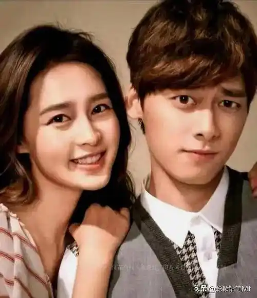 让我们暂且搁置李易峰的娱乐事业,聚焦于他与李多海的感情故事.