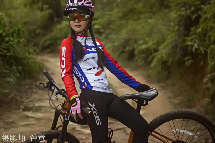骑行途中有风景,单车女神显风彩