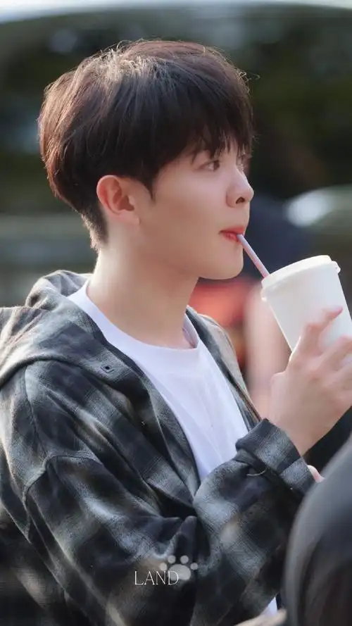 一款很乖的小学生笑的好甜好可爱05狗狗属性大爆发01@尤长靖