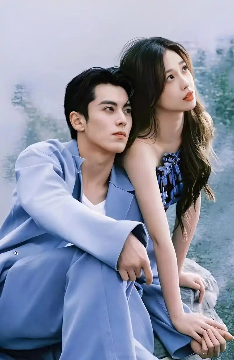 据说虞书欣介入了王鹤棣和女友之间的关系.