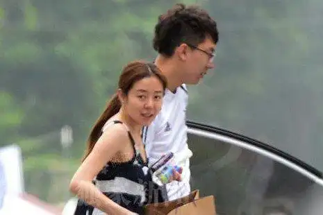 安又琪老公结婚照 安又琪魏海明亲密照片曝光