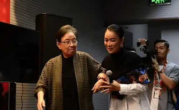 那英恩师谷建芬真的出手了!