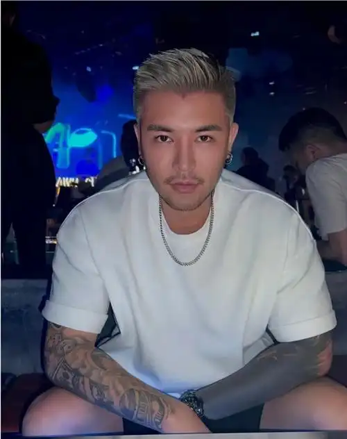 今夏爆火男士发型16款(男士圆脸适合的短发图片)