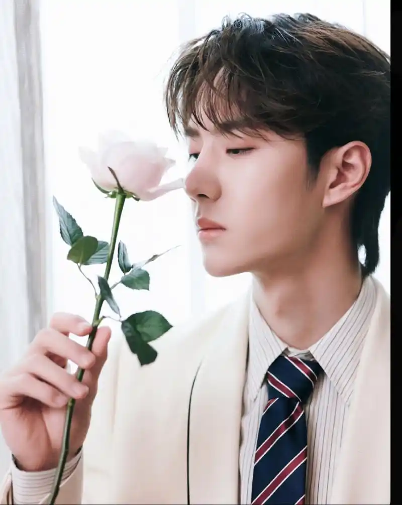 网友们纷纷建议:王一博,把这个小姐姐娶回家吧!