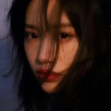 伤感女头像丧忧伤 高冷好看的伤感女头像丧真人图片_女生头像_美头网