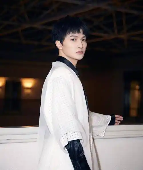 周深:因为个子只有161,生活中烦恼不少,喜欢比自己高的女朋友_时候