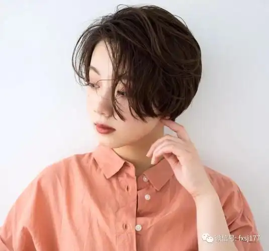 简单精致女生超短发各种风格展现出不同气质