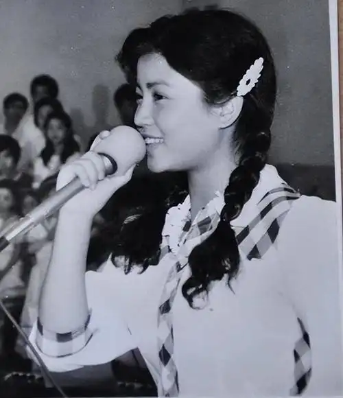 回顾张也55岁还未婚和62岁的吕继宏互相陪伴多年却至今未婚