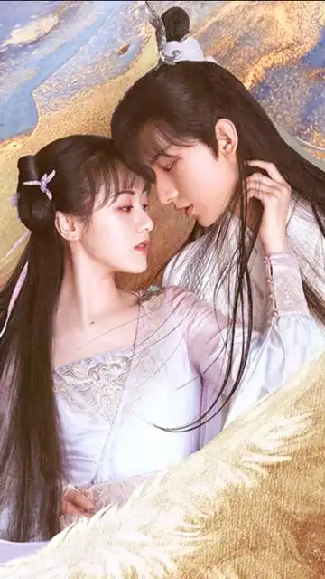 琉璃超细节成毅袁冰妍顶着鼻子亲工作人员都甜到了