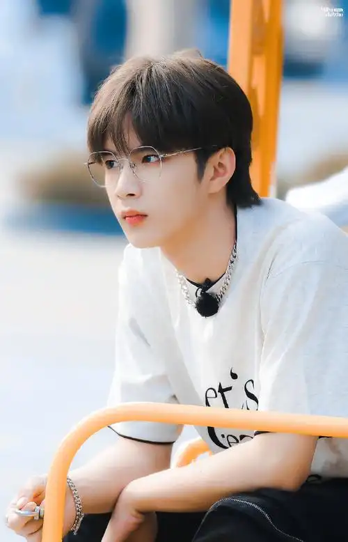 #刘耀文全员加速中#