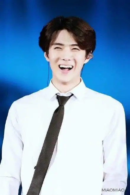 吴世勋的月牙眼微笑合集,屏幕前的你们笑了吗