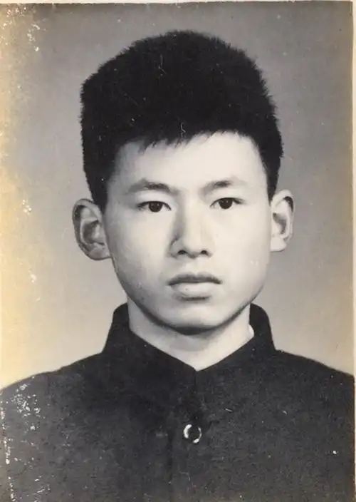 三(4)班17位男生1966年初中毕业照