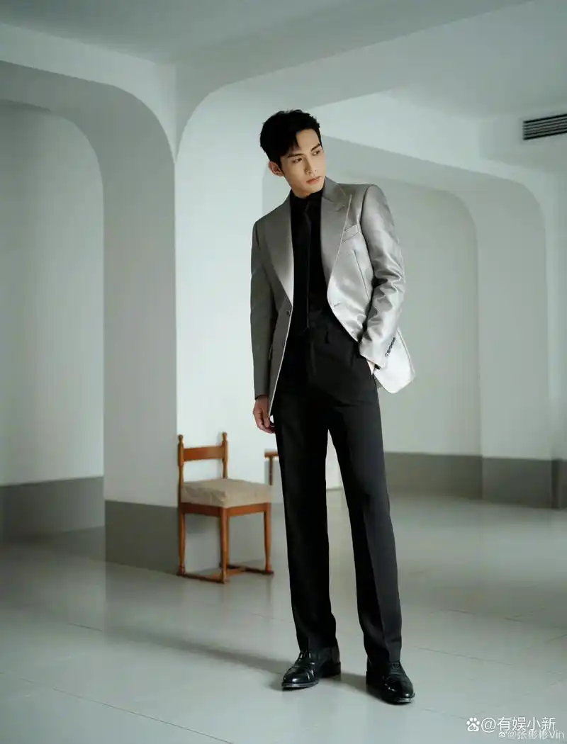张彬彬西装造型,高颜值浓颜系大帅哥一枚