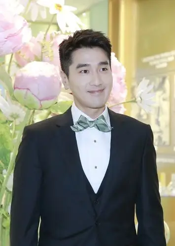 赵又廷秀出痞子英雄式的微笑,一头紧身短发抹的精神抖擞,一不留神,还