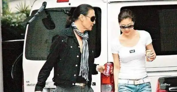 很快就媒体发出了这位年轻女性的个人资料,coco,年龄比谢贤要小49岁