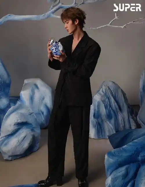 朱正廷青花瓷国风大片,是古典与现代时尚的一次完美碰撞_中国_曲华章