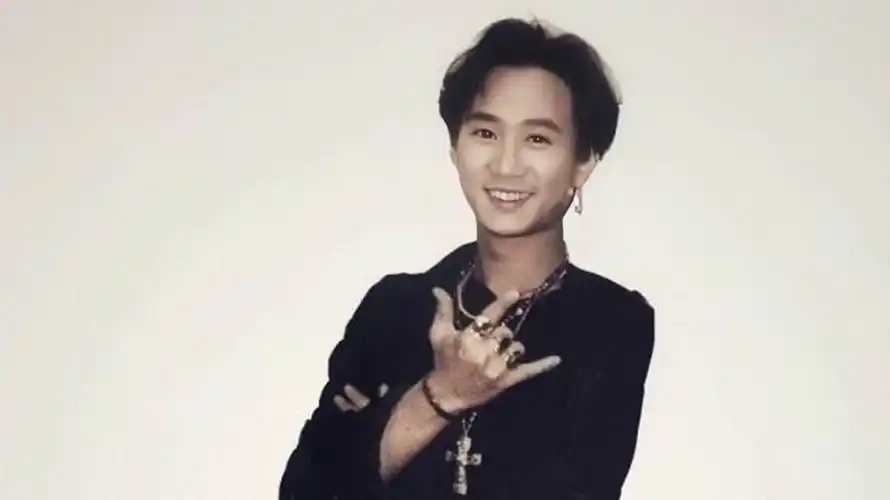 原创 娱乐圈明星那么多,为什么我们会偏偏喜欢黄家驹呢?