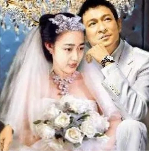 直至2012年,当时46岁的朱丽倩顺利为51岁的刘德华诞下了一个女儿,这个