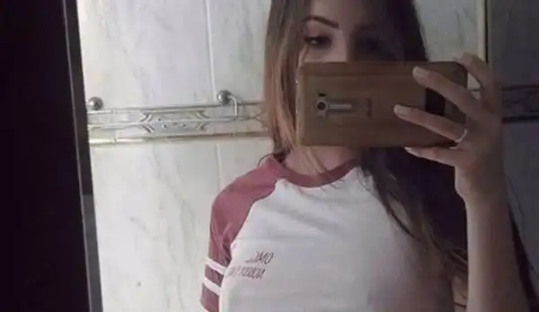 17岁的外国妹子就已经发育成这样网友柳岩都自愧不如