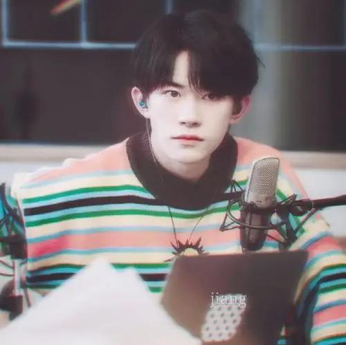 男爱豆头像/易烊千玺二传注明江乐棠贴纸扯扯群边